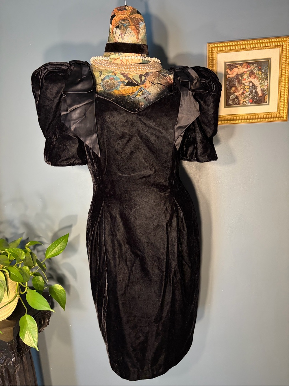 Vintage 80’s Illustrations black velvet satin shoulder bow cocktail dress